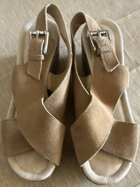 Donald J Pliner Buckle Ankle Strap Beige Suede Wedge Women's Sandals